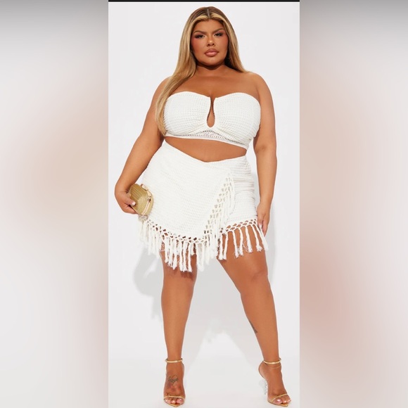 fashion Nova Chic Cream Crochet Fringe Scort 2X - Picture 3 of 3